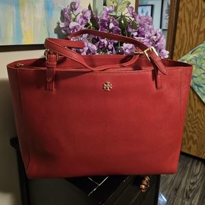 EUC TORY BURCH RED SAFFIANIO LEATHER LARGE TOTE.